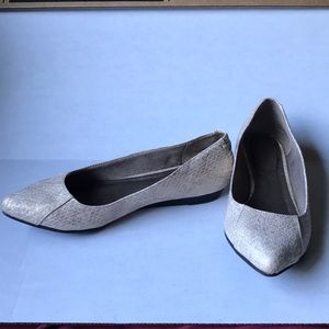 Life Stride Soft system flats